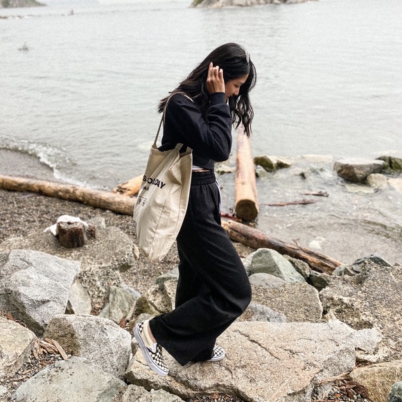 Meet your Posher, Anne - Picture 1 of 1